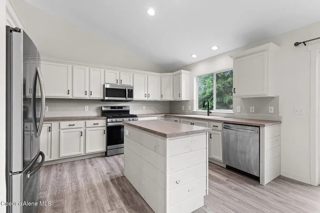 7312 W Macaw Lane Rathdrum ID 83858