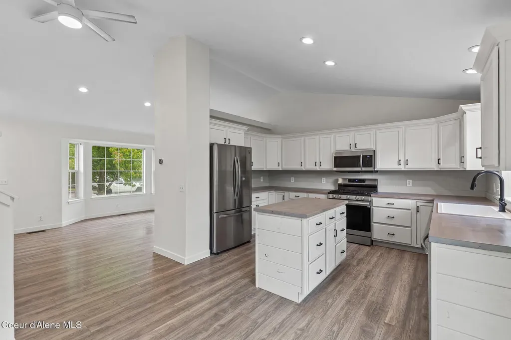 7312 W Macaw Lane Rathdrum ID 83858