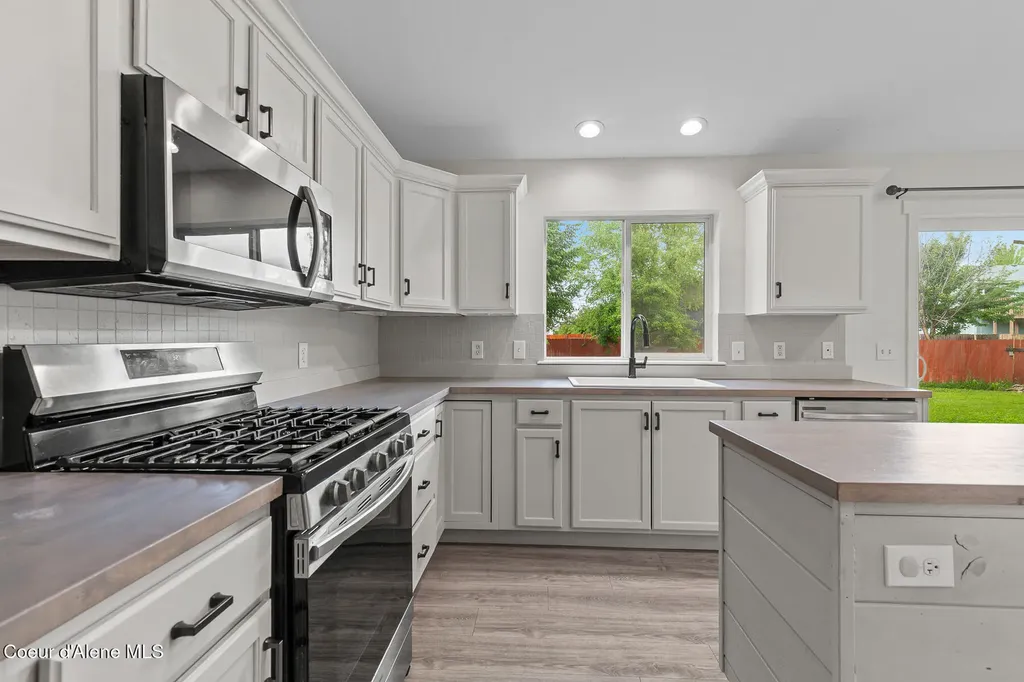 7312 W Macaw Lane Rathdrum ID 83858