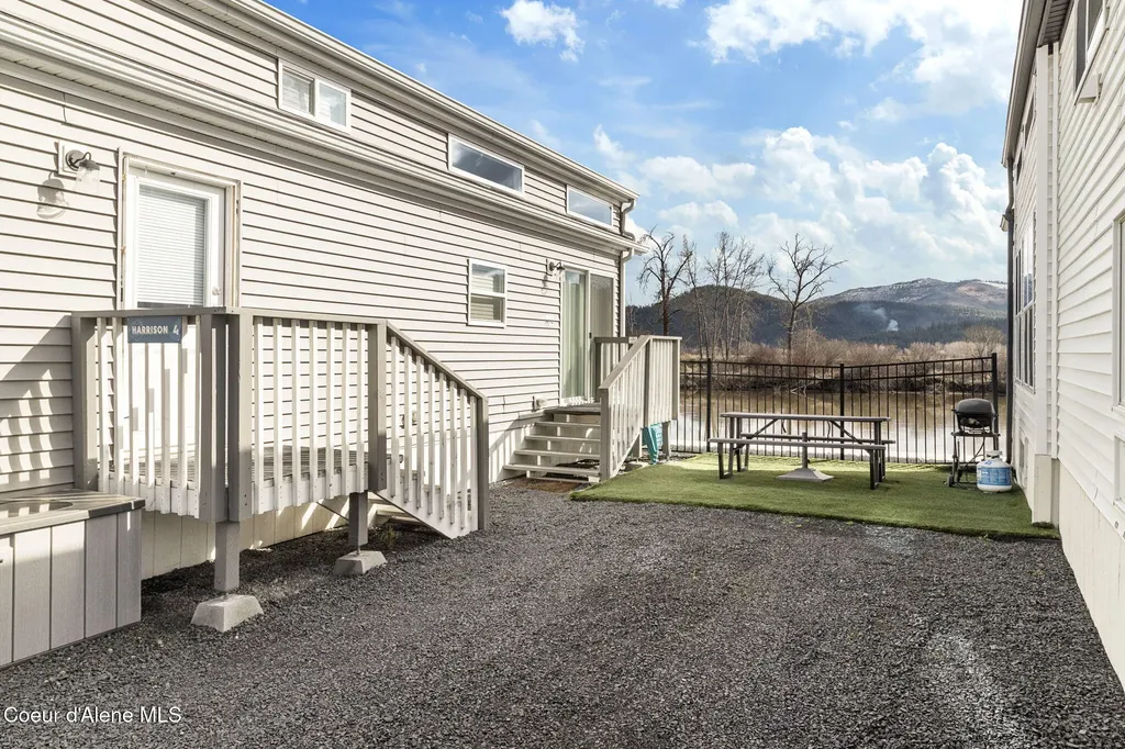 88840 Highway 3 N St. Maries ID 83861