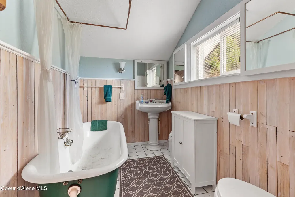 912 Otts Road Sagle ID 83860