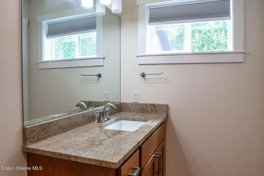 1923 Sagle Road Sagle ID 83860