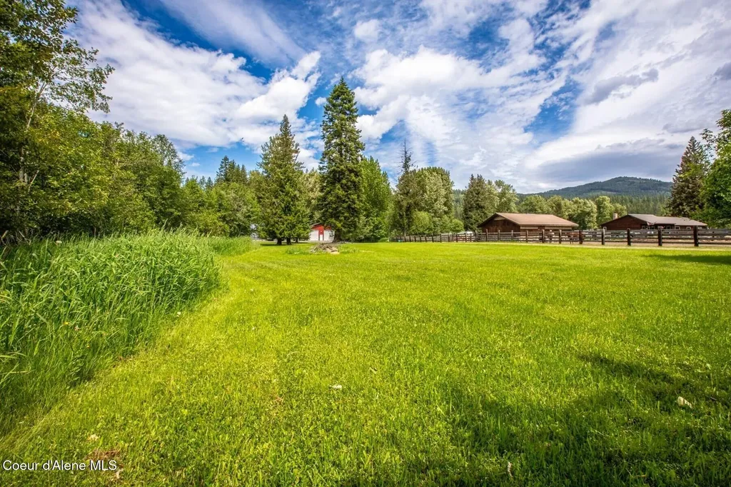 1923 Sagle Road Sagle ID 83860