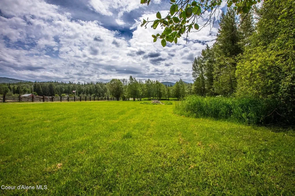1923 Sagle Road Sagle ID 83860