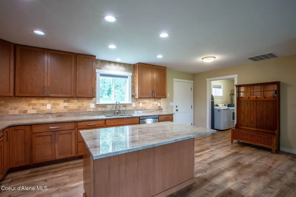 1923 Sagle Road Sagle ID 83860