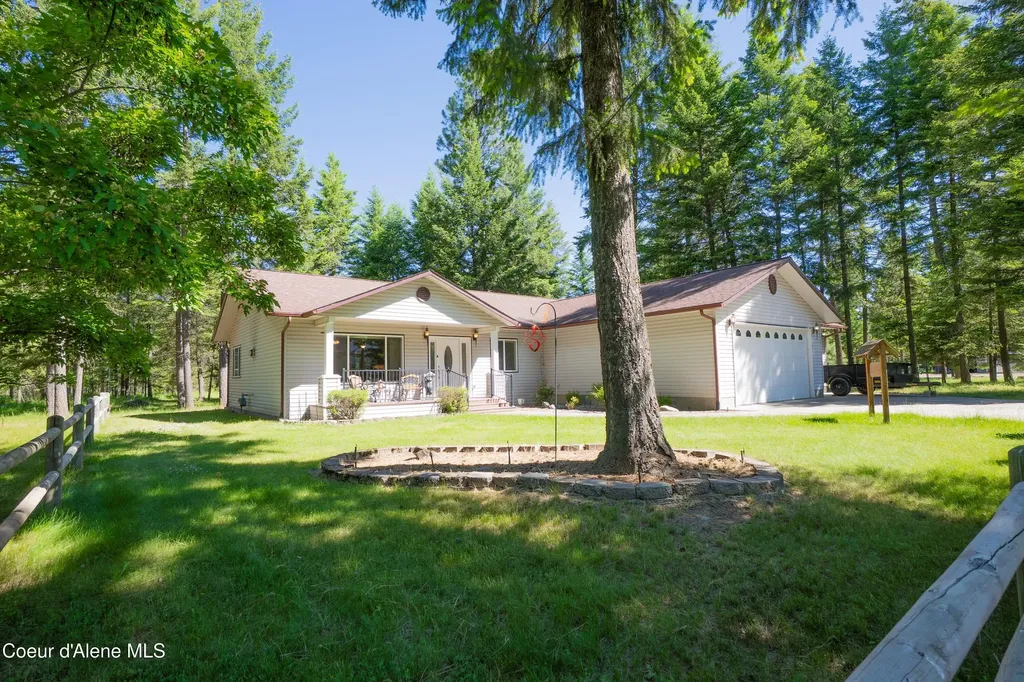 14 Whispering Lane Moyie Springs ID 83845