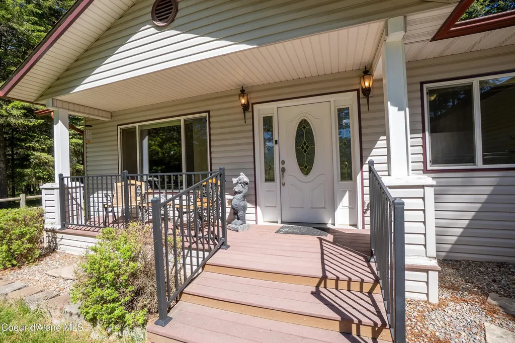 14 Whispering Lane Moyie Springs ID 83845