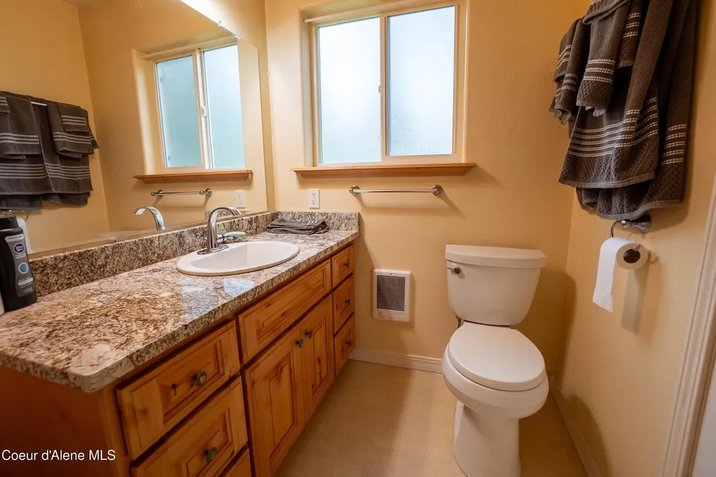 14 Whispering Lane Moyie Springs ID 83845