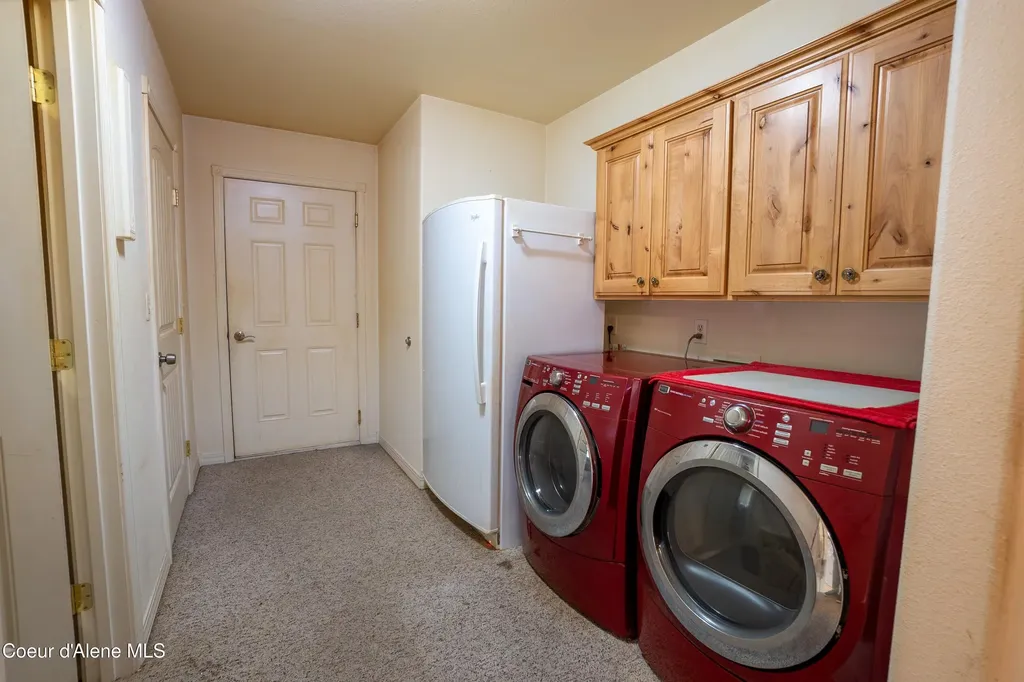 14 Whispering Lane Moyie Springs ID 83845