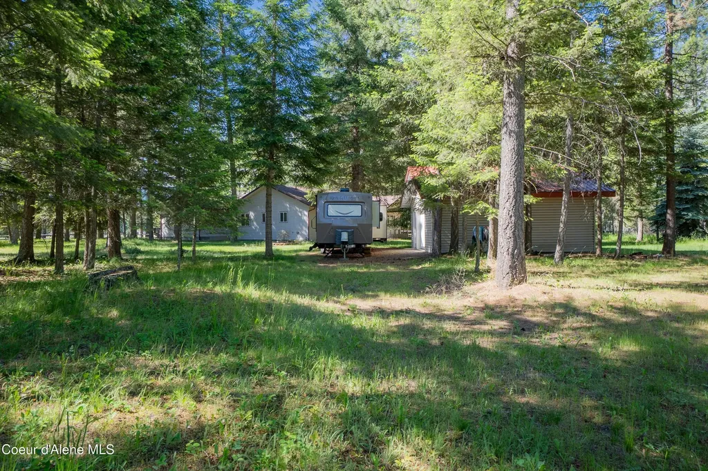 14 Whispering Lane Moyie Springs ID 83845