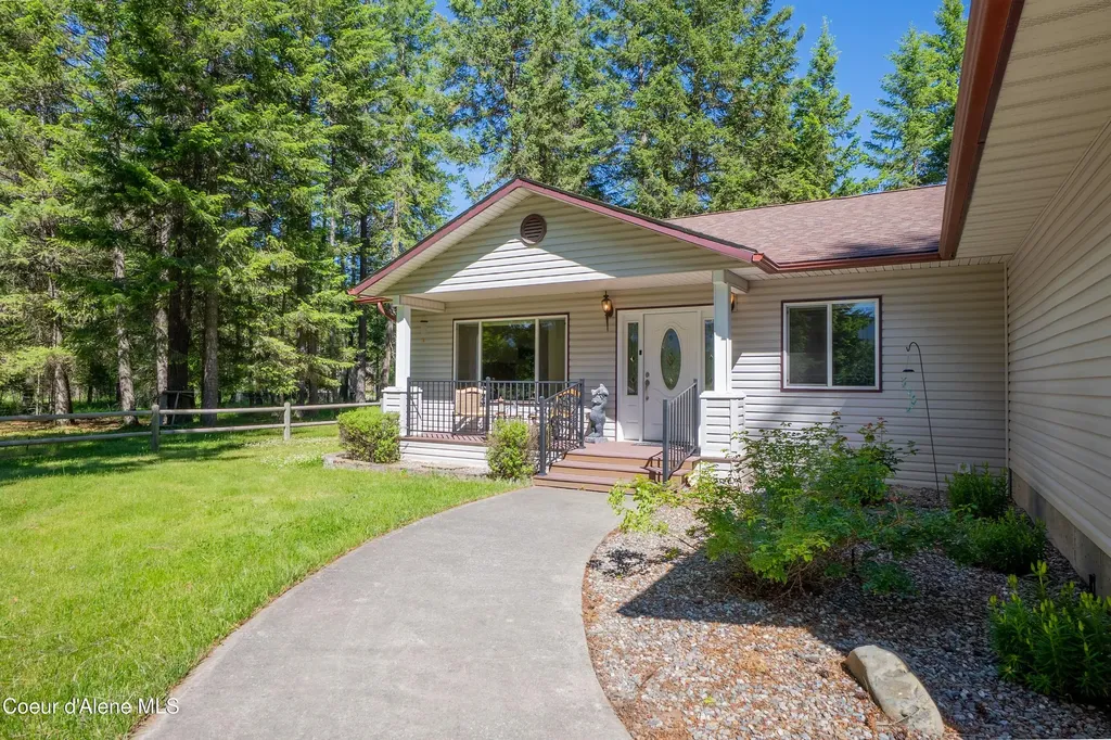 14 Whispering Lane Moyie Springs ID 83845
