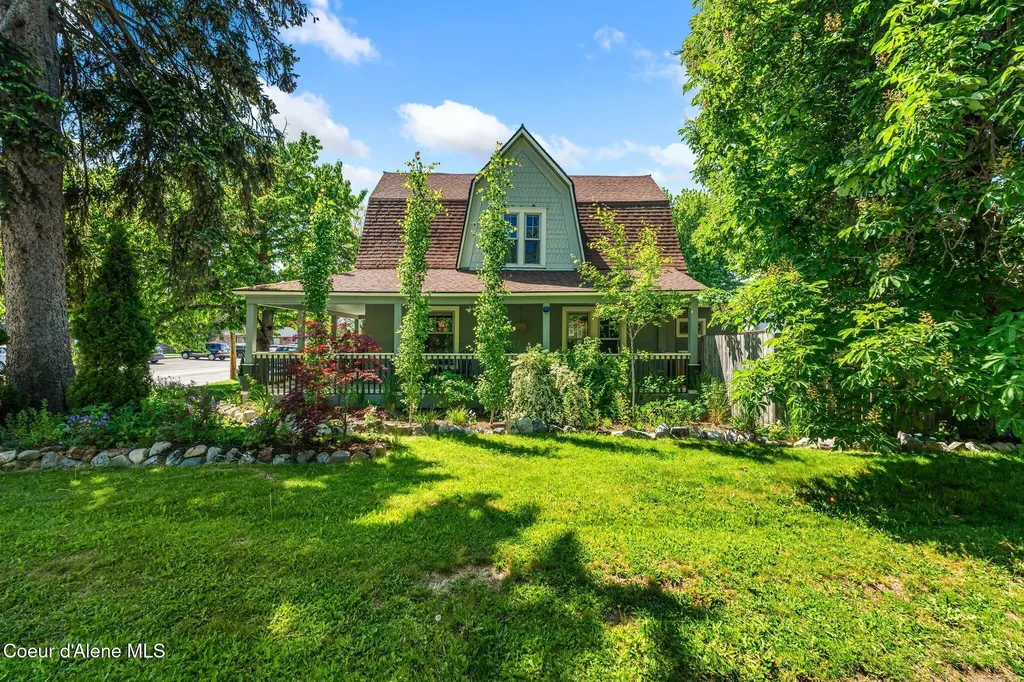 1402 W Lake Street W Sandpoint ID 83864