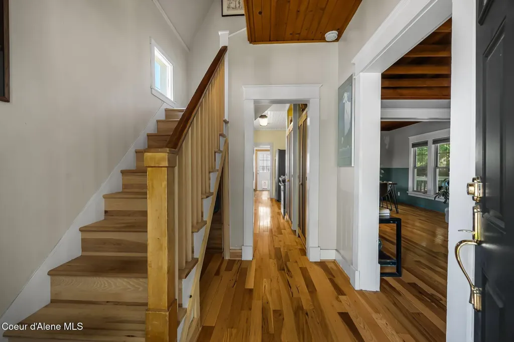 1402 W Lake Street W Sandpoint ID 83864