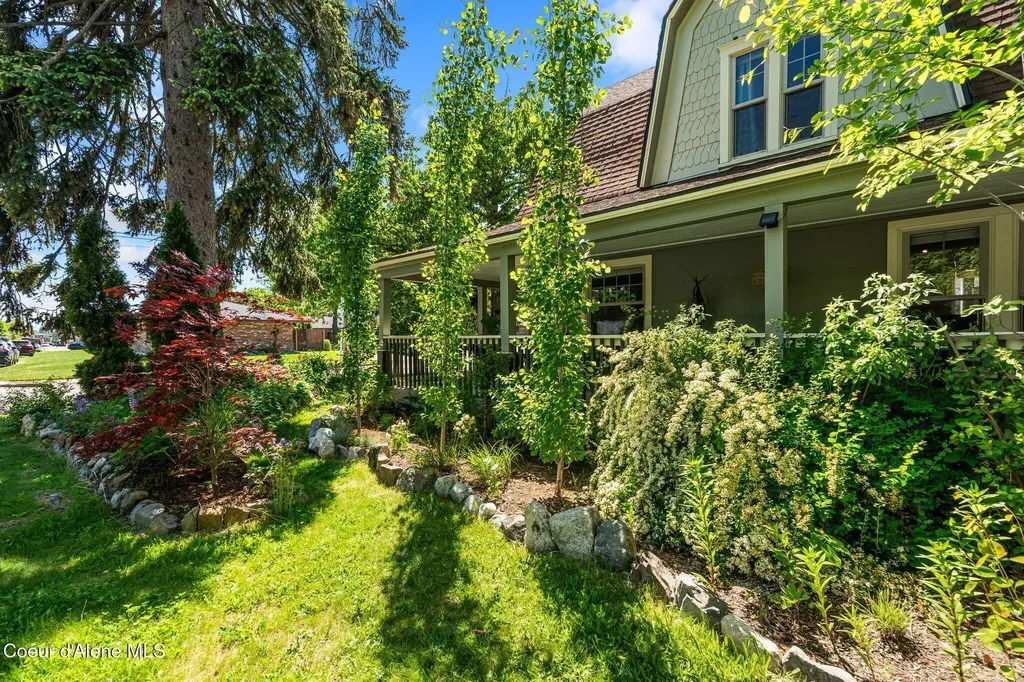 1402 W Lake Street W Sandpoint ID 83864