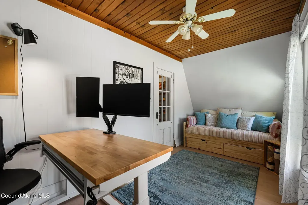1402 W Lake Street W Sandpoint ID 83864