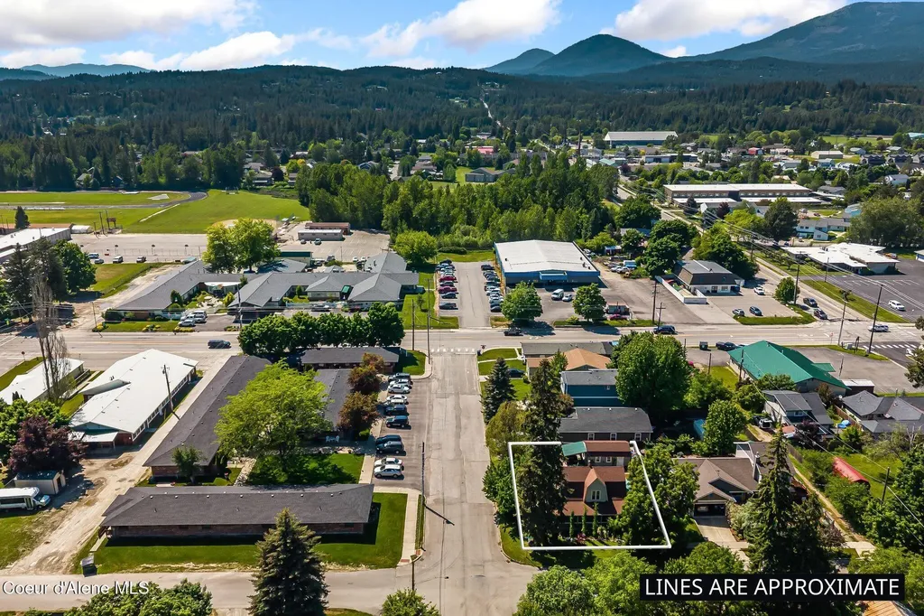 1402 W Lake Street W Sandpoint ID 83864