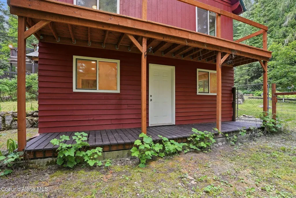256 Poverty Lane Spirit Lake ID 83869