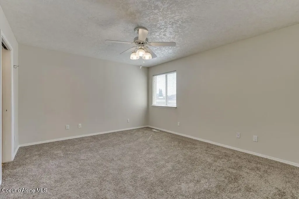 13947 N Lauren Loop Rathdrum ID 83858