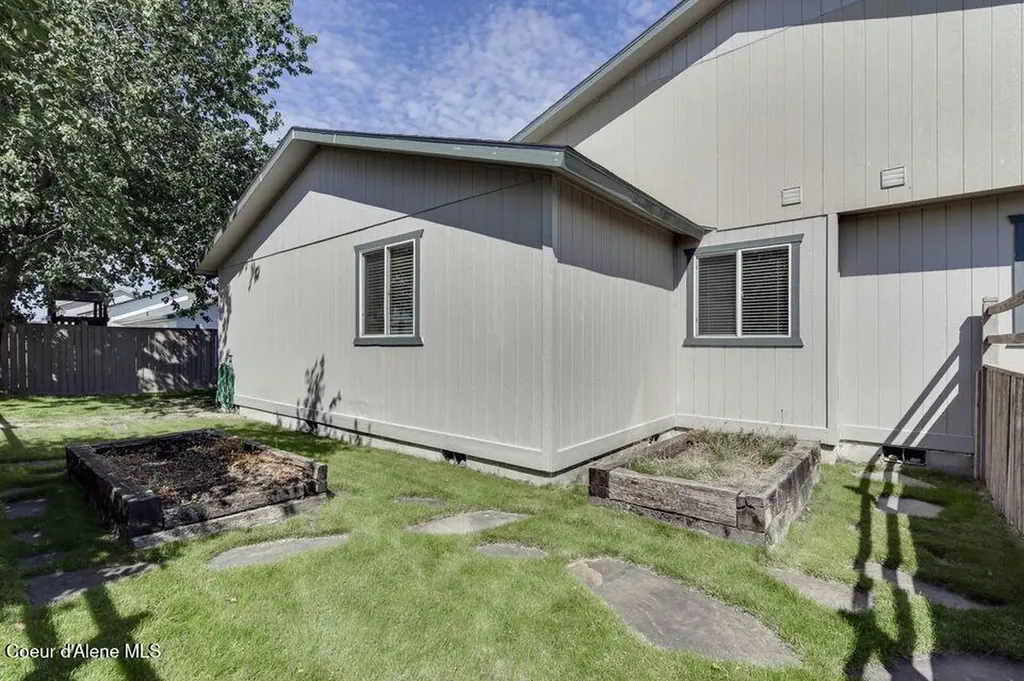 13947 N Lauren Loop Rathdrum ID 83858