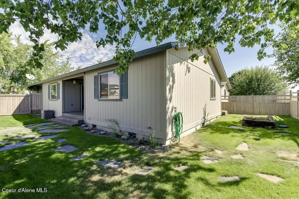 13947 N Lauren Loop Rathdrum ID 83858