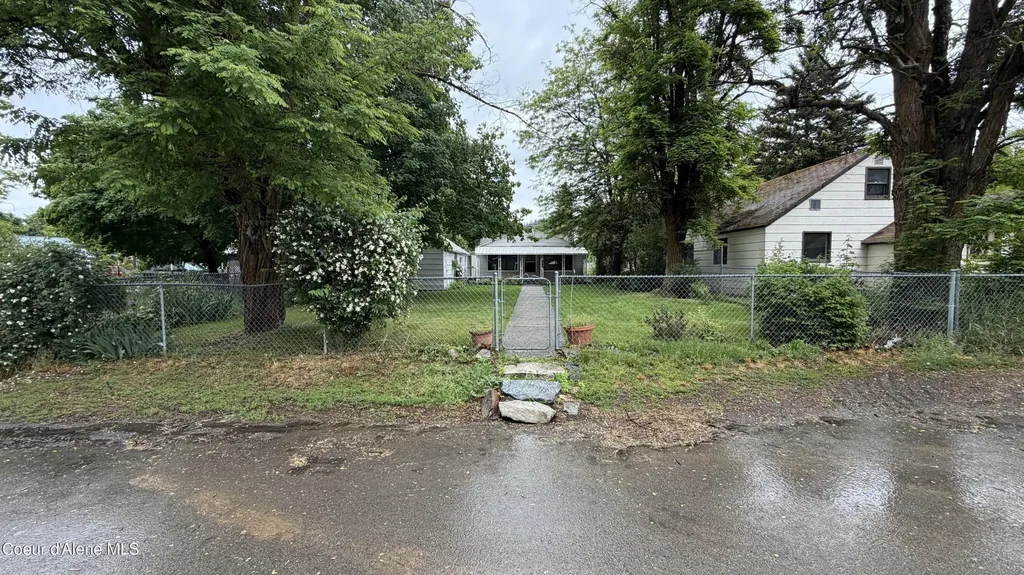 212 Hill Street Smelterville ID 83868