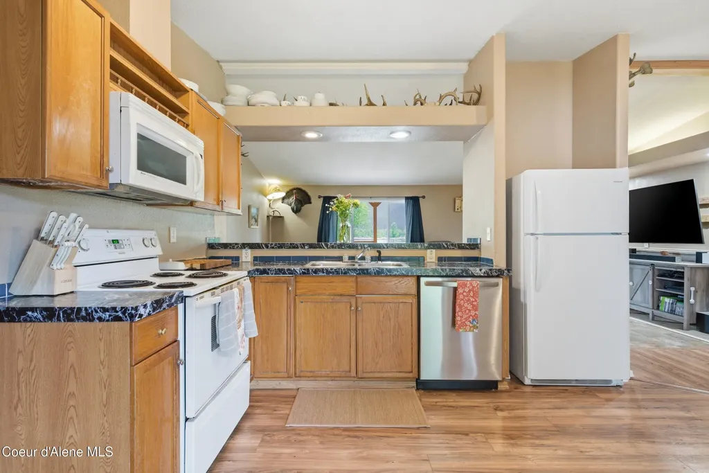 106 W Railroad Clark Fork ID 83811
