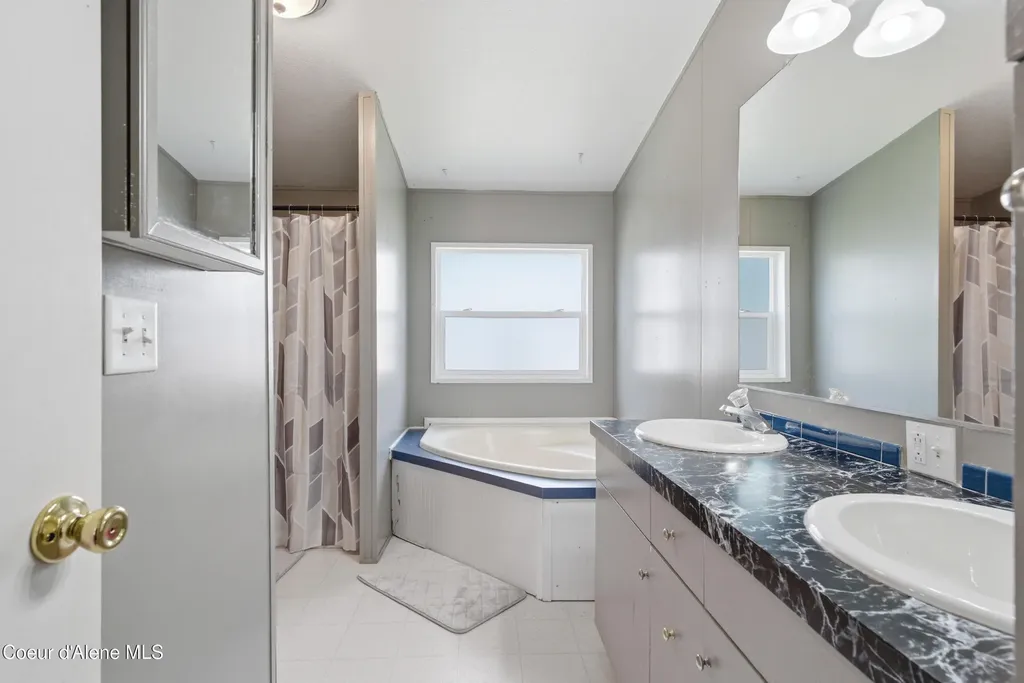 106 W Railroad Clark Fork ID 83811