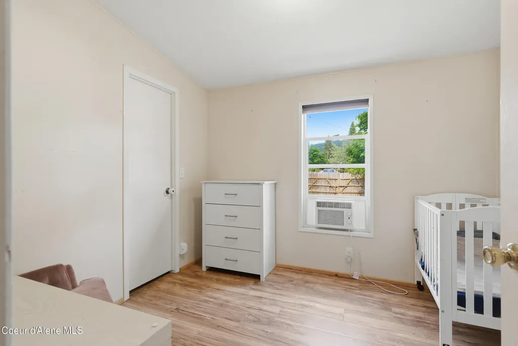106 W Railroad Clark Fork ID 83811