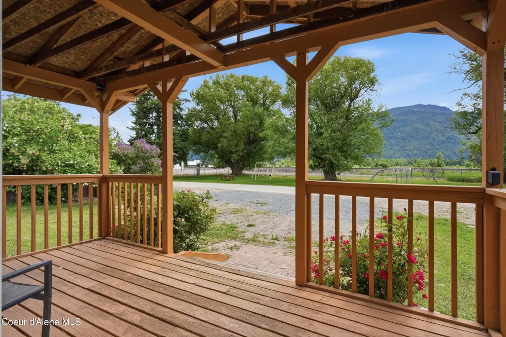 106 W Railroad Clark Fork ID 83811