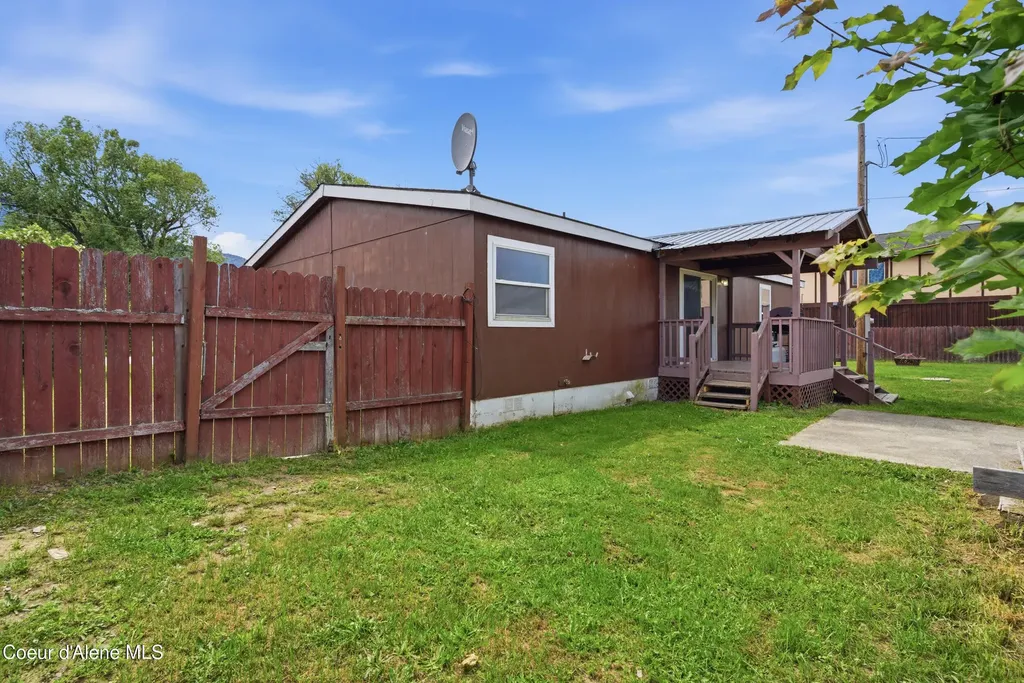 106 W Railroad Clark Fork ID 83811