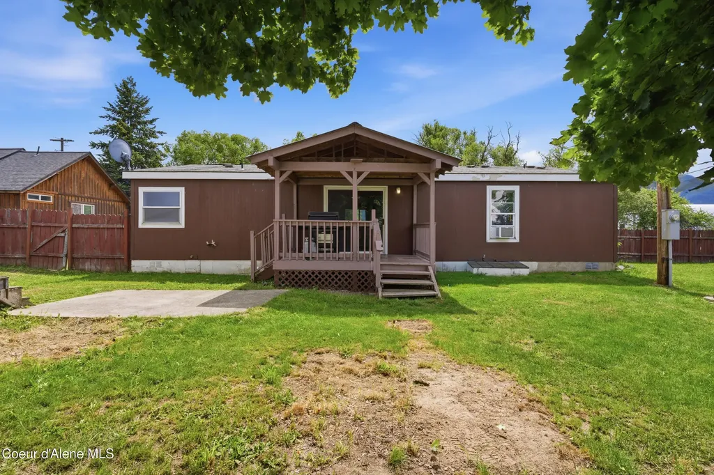106 W Railroad Clark Fork ID 83811