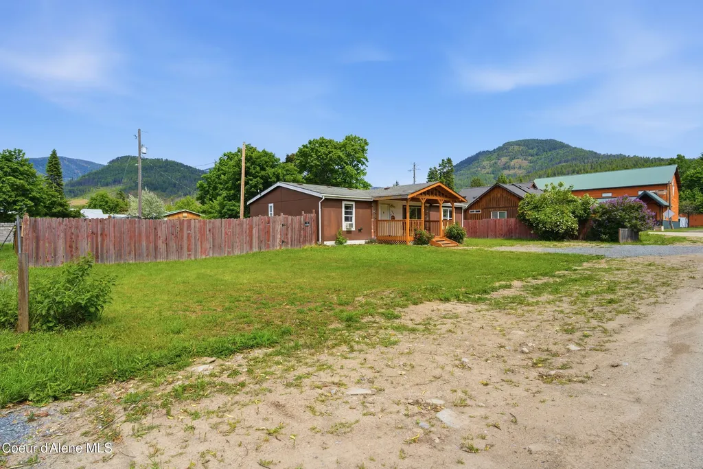 106 W Railroad Clark Fork ID 83811