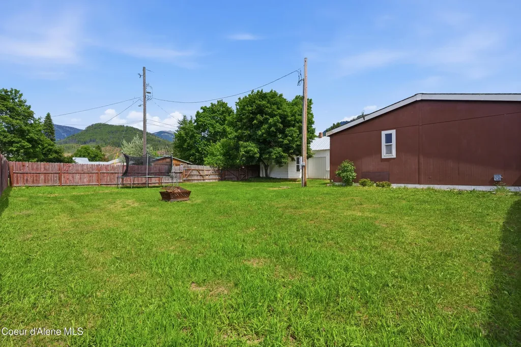 106 W Railroad Clark Fork ID 83811