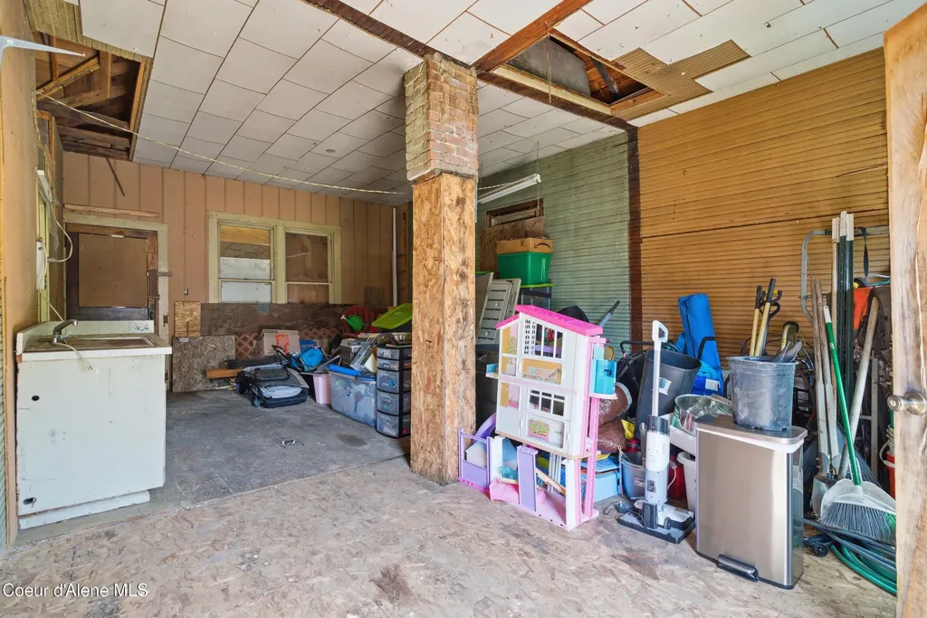 106 W Railroad Clark Fork ID 83811