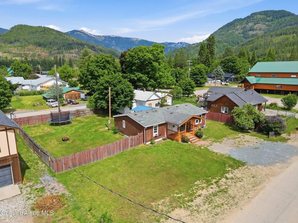 106 W Railroad Clark Fork ID 83811