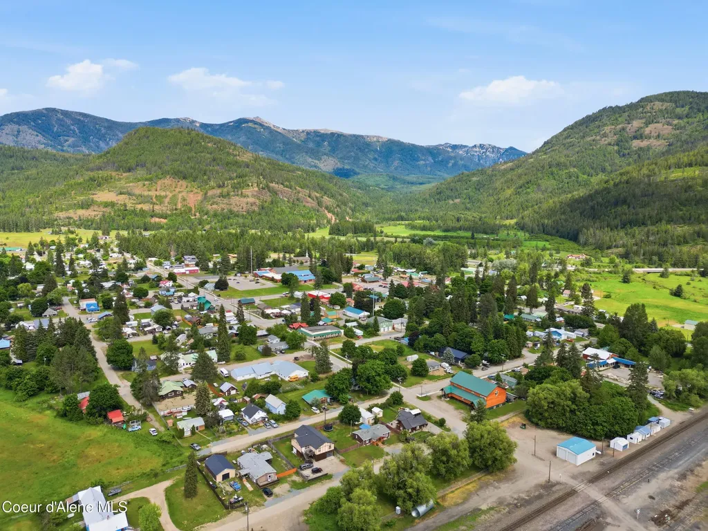 106 W Railroad Clark Fork ID 83811