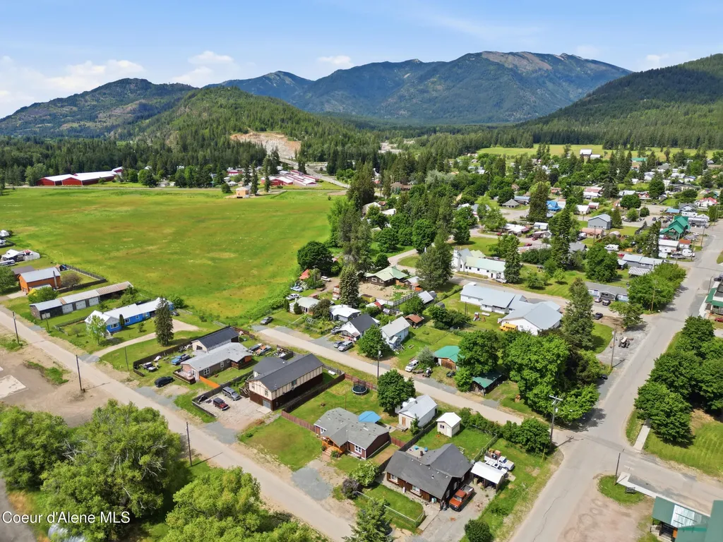 106 W Railroad Clark Fork ID 83811