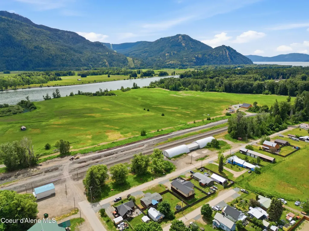 106 W Railroad Clark Fork ID 83811
