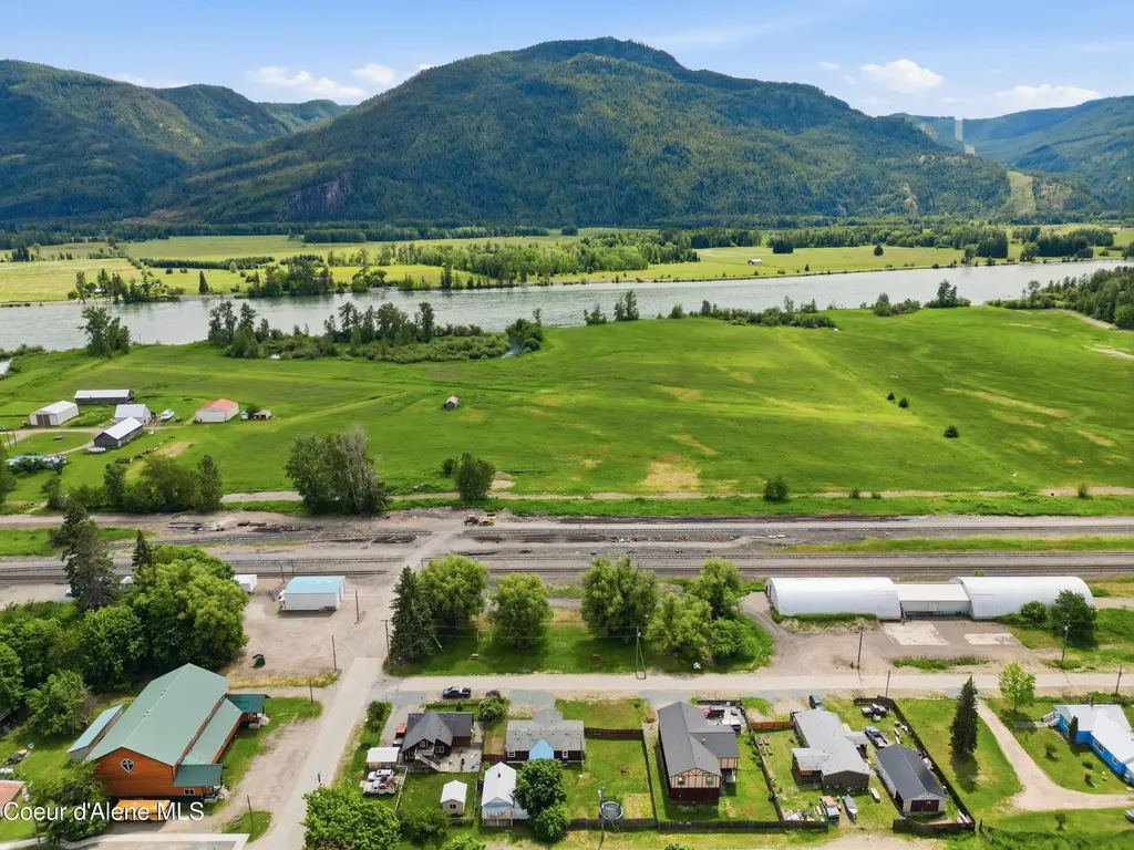 106 W Railroad Clark Fork ID 83811