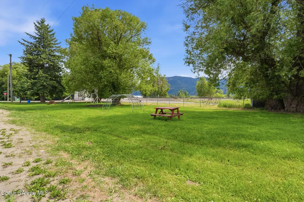 106 W Railroad Clark Fork ID 83811
