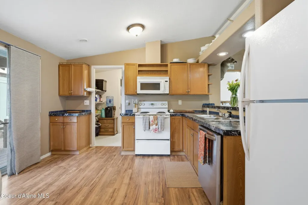 106 W Railroad Clark Fork ID 83811