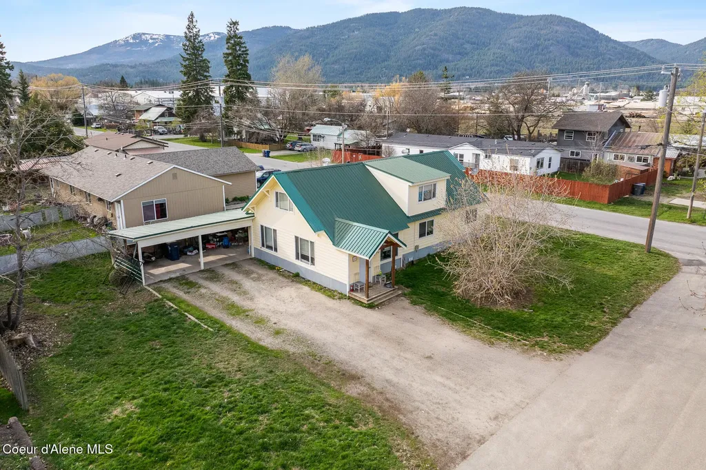 1021 N Florence Avenue Sandpoint ID 83864