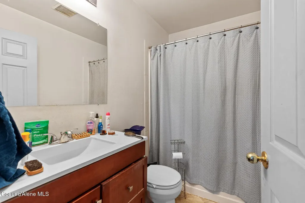1021 N Florence Avenue Sandpoint ID 83864