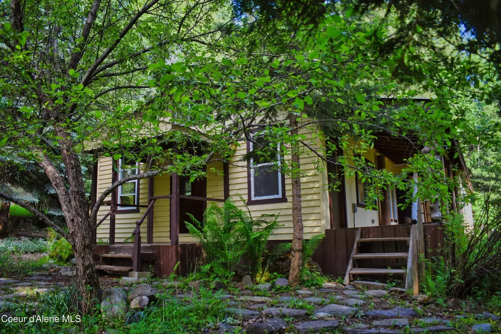 4801 Old Highway Two Loop Moyie Springs ID 83845