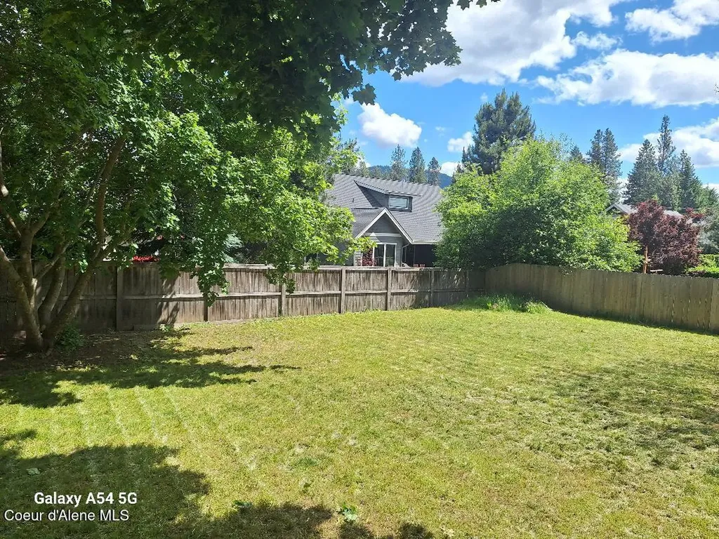 9704 N Hillview Drive Hayden ID 83835