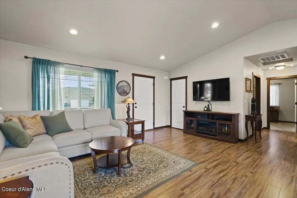 1447 E Yellowstone Avenue Post Falls ID 83854