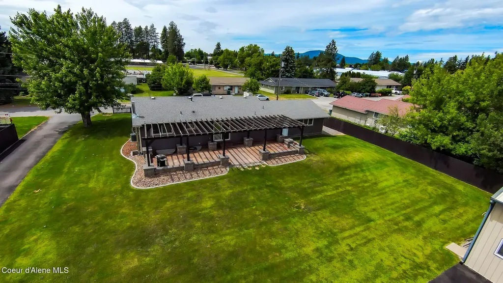 9684 N Melrose Street Hayden ID 83835