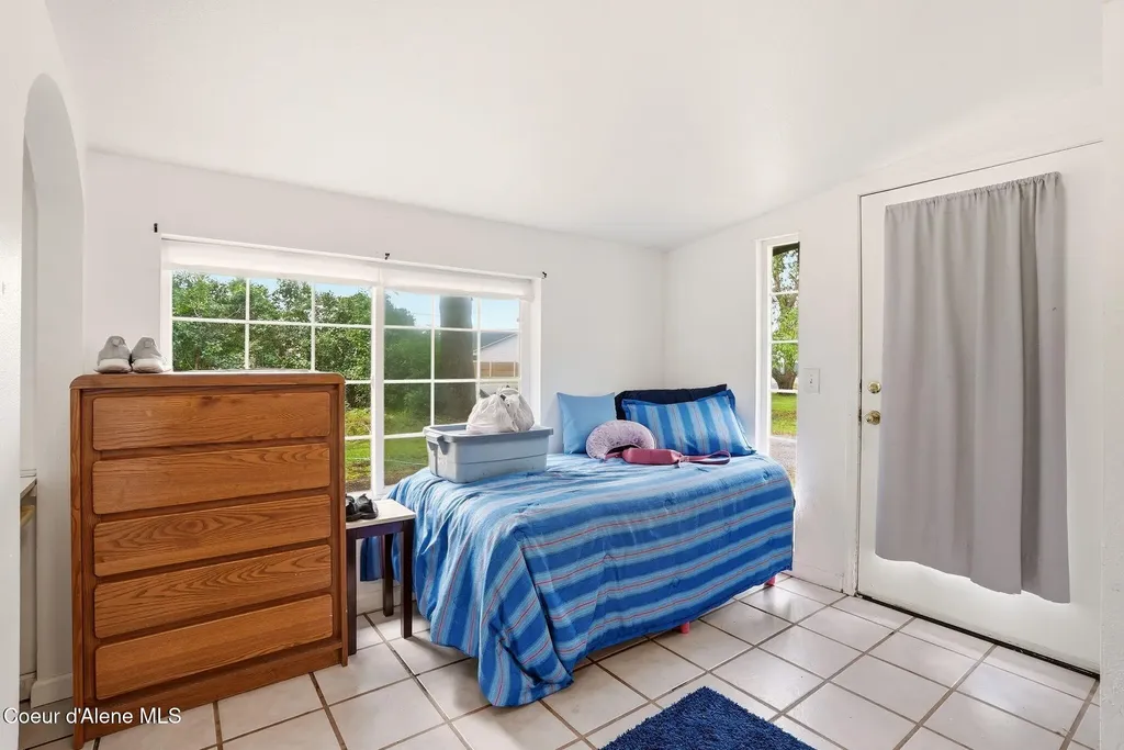 825 W Honeysuckle Avenue Hayden ID 83835