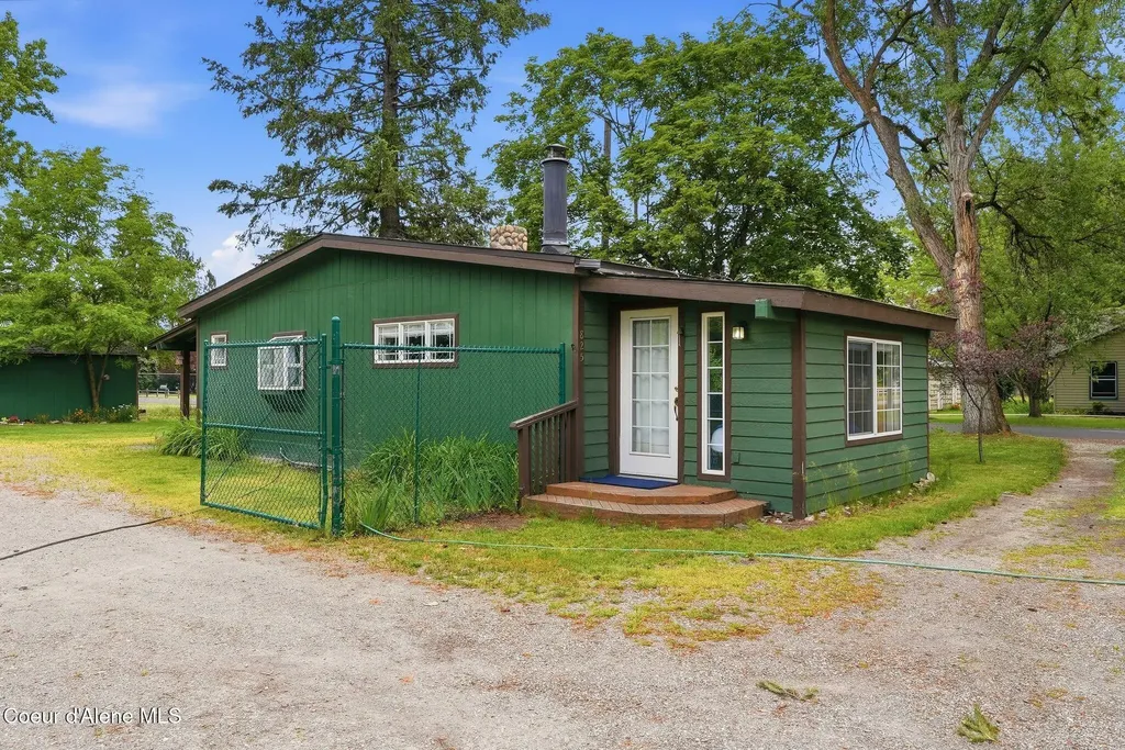 825 W Honeysuckle Avenue Hayden ID 83835