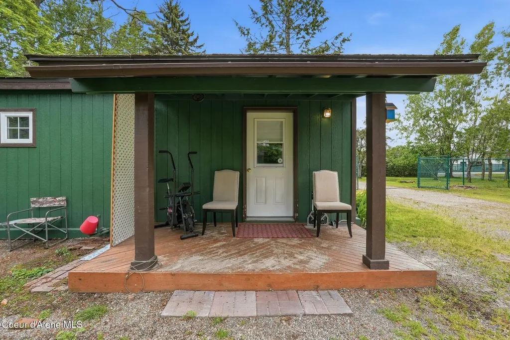 825 W Honeysuckle Avenue Hayden ID 83835